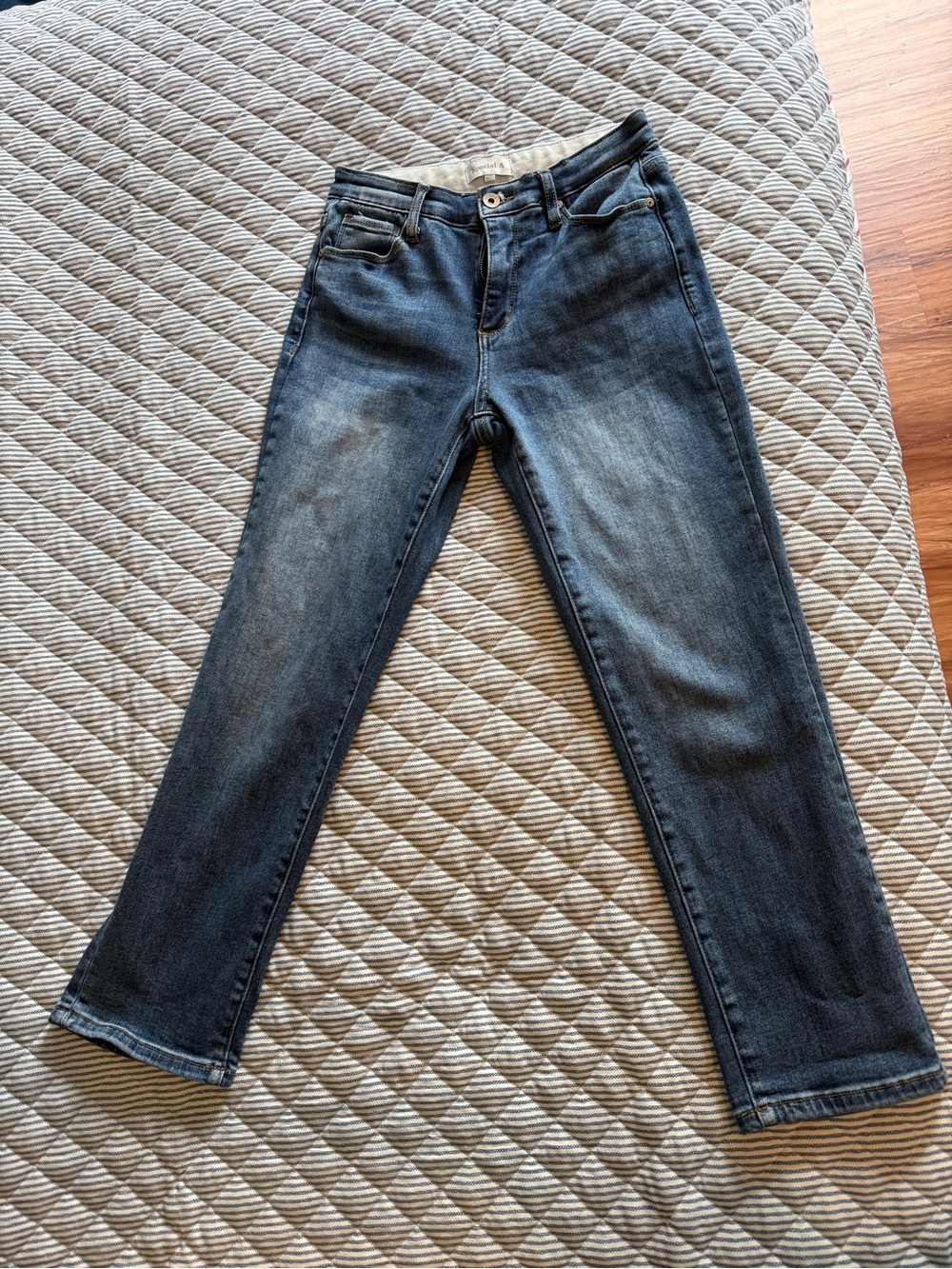 Special A brand Women's Straight-Leg Jeans in Faded Blue Wash